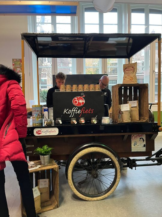 Koffiefiets in actie